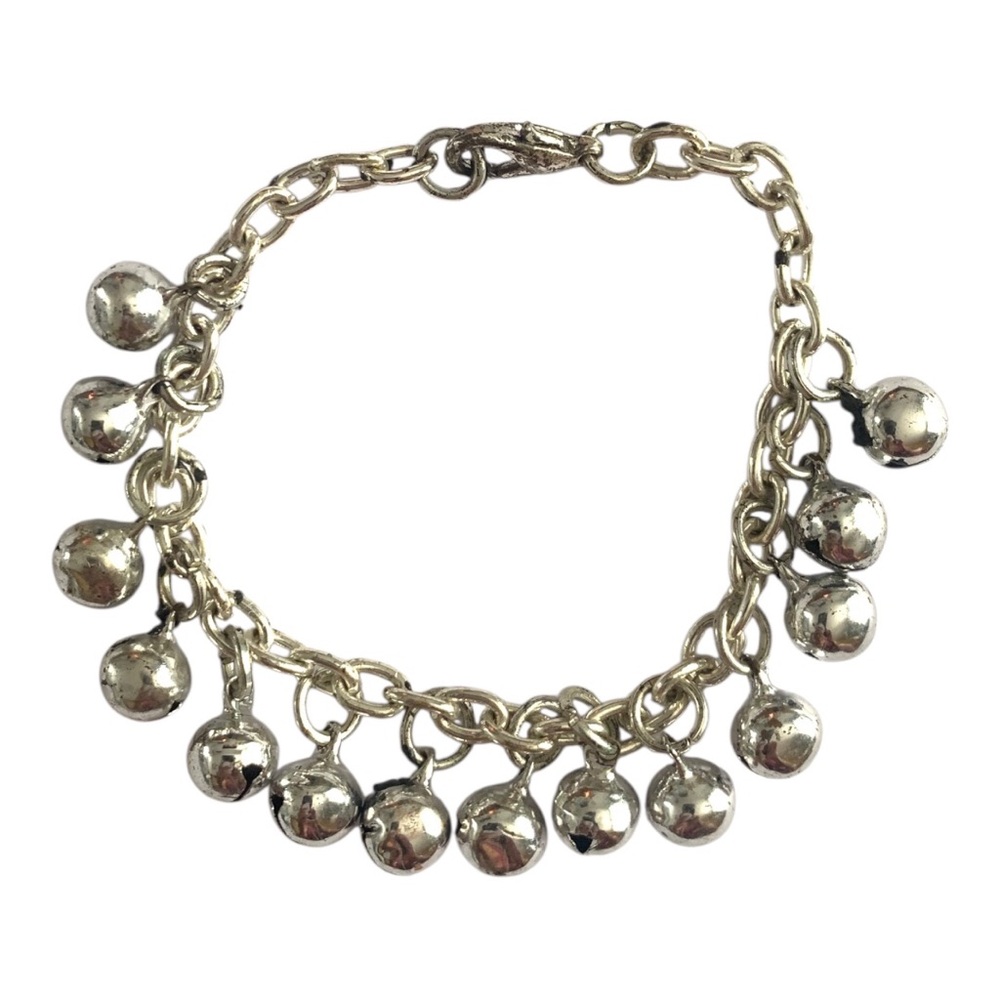 Vintage-style silver tone bell charm bracelet 7’’